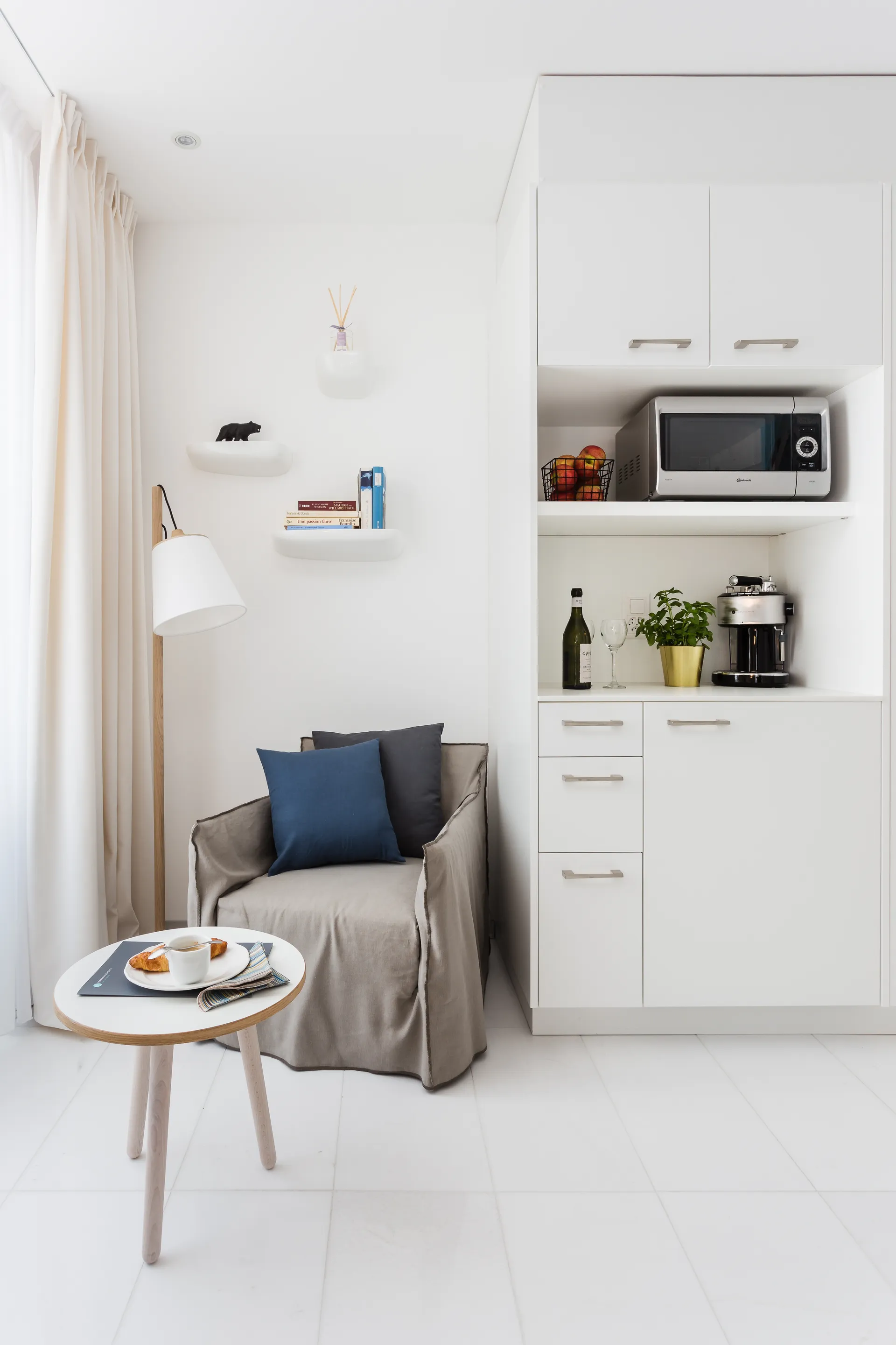 Studio Apartment Mini Kitchenette
